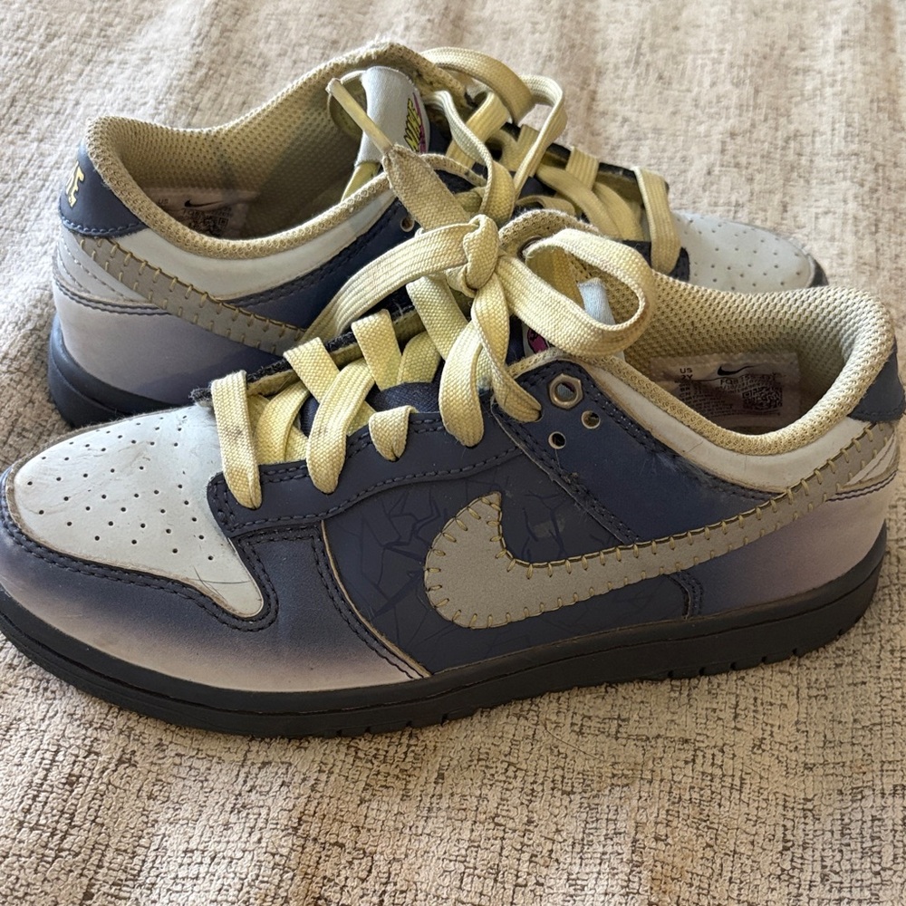 Nike Kids Sneakers in Blue and Yellow